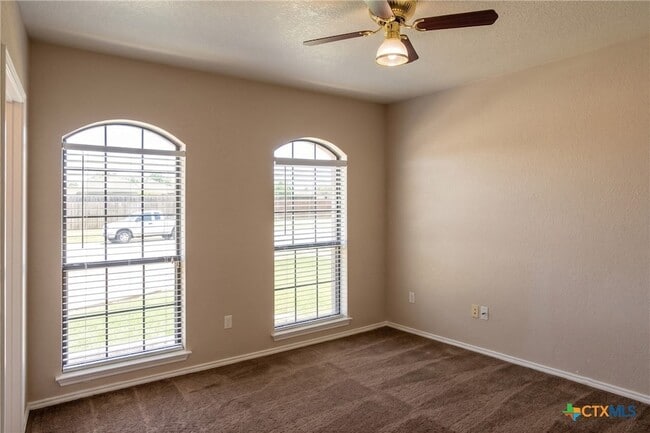 Building Photo - 5510 Shawn Dr