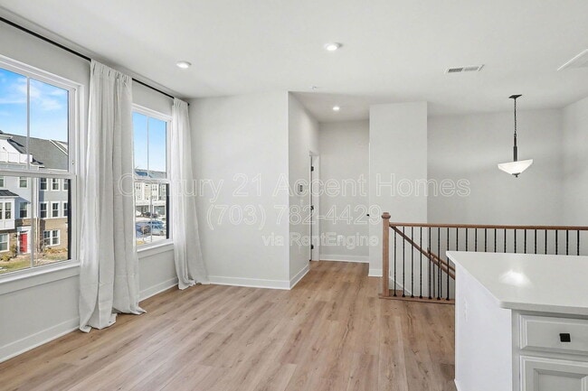 Building Photo - 1705 Dunnington Pl