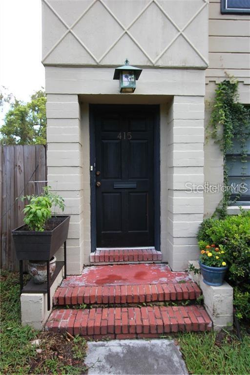 Building Photo - 415 E Gore St