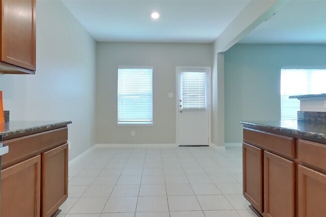Building Photo - 301 Summer Horse Dr