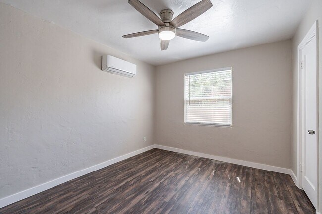 Building Photo - 305-315 N Highland Ave
