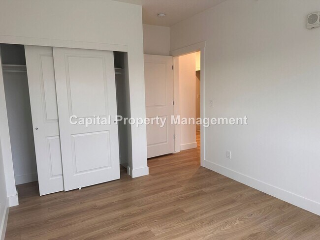 Building Photo - 766 S Ashton Ave