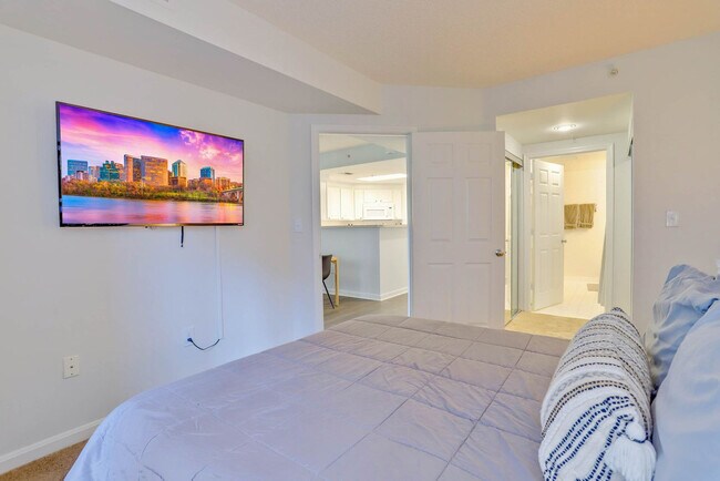 Building Photo - 901 N Pollard St