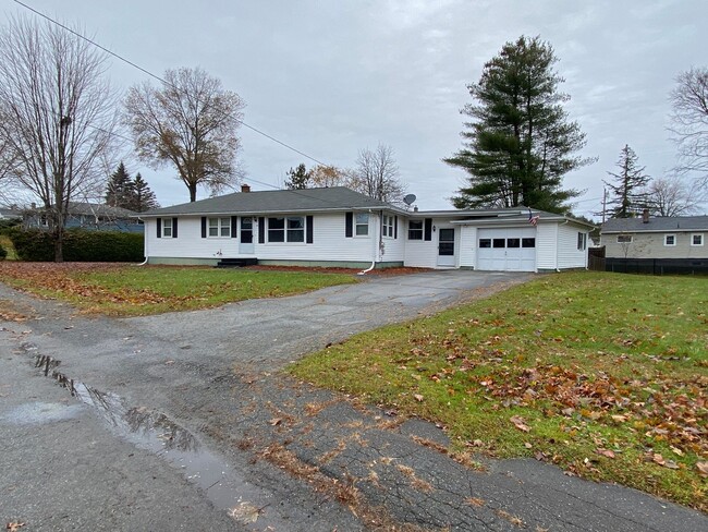 Building Photo - Beautiful 3 Bedroom House @ Marlboro Ave