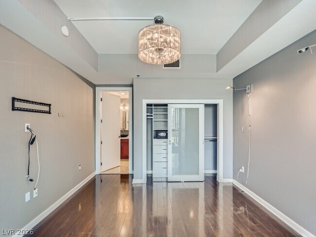 Building Photo - 4575 Dean Martin Dr