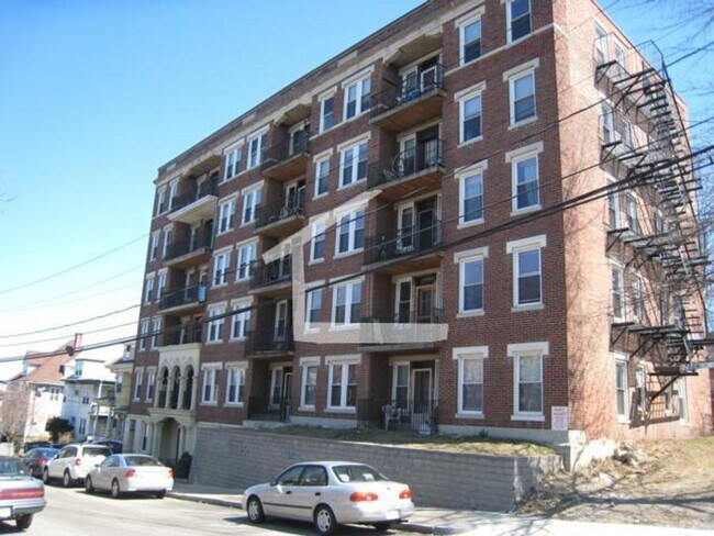 Building Photo - $2,400 Brighton 1BR  | Elevator Building | Near Packards Corner