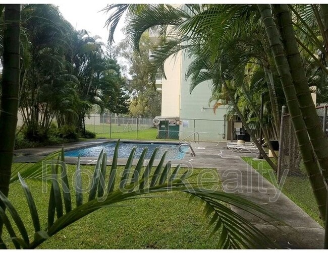 Building Photo - 1600 Wilikina Dr