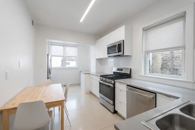 Building Photo - 4810 W Strong St