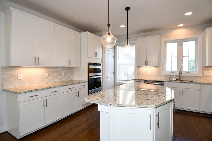 Building Photo - 2421 Auden Dr