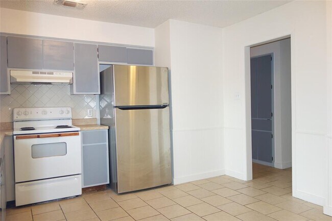 Building Photo - 1416 Cardinal Hill Dr