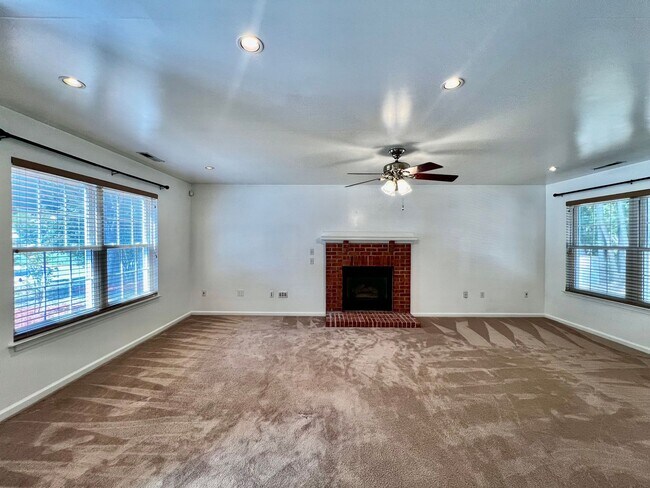 Building Photo - Open House 10AM-12PM Saturday the 13th! Move-In Special: Receive $1,300 off your first full month...