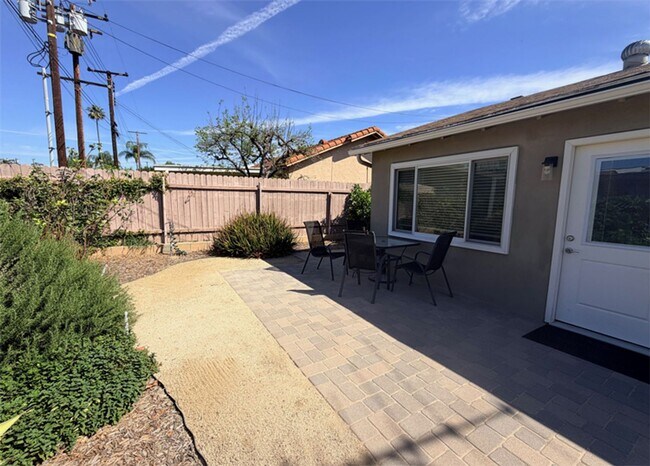 Building Photo - 3 Bed/ 2 Bath Brea Home w/Garage and Native Landscaped Yard