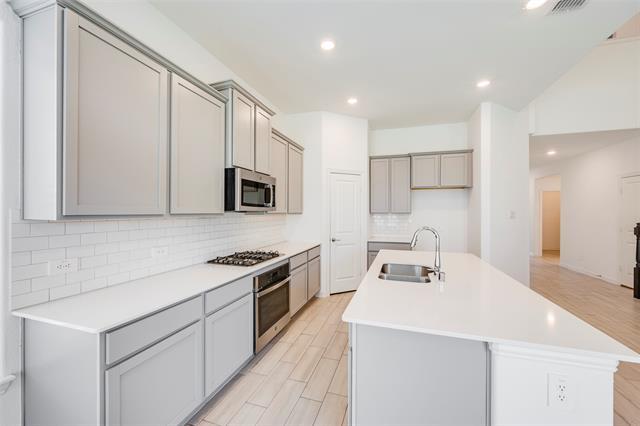 Building Photo - 14605 Little Water Dr