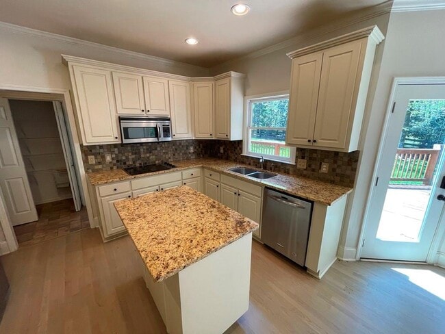 Building Photo - 510 Stonebrook Farms Dr
