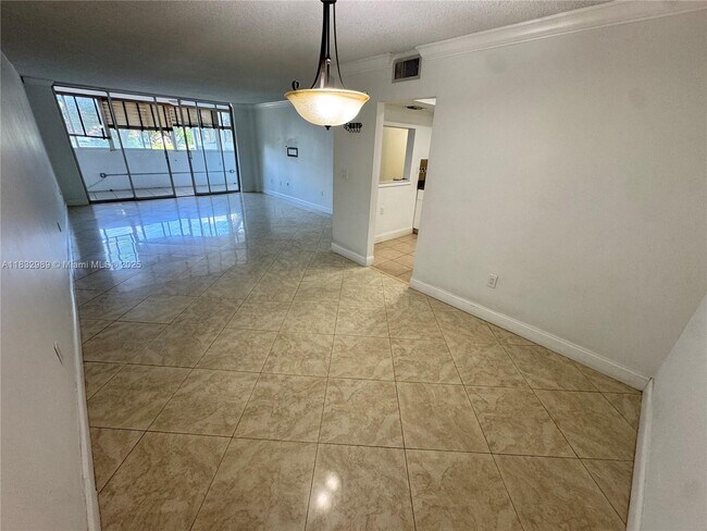 Building Photo - 6861 SW 147th Ave