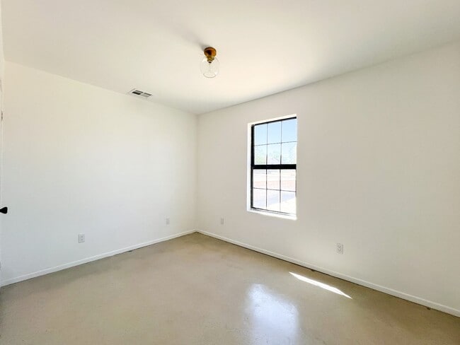 Building Photo - A Newly Remodeled 3 Bedroom