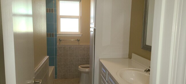 Building Photo - 11123 Hazelhurst Dr