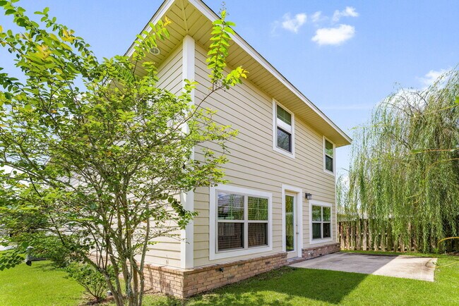 Building Photo - 120 Brandywine Rd