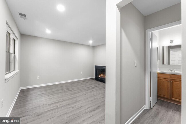 Building Photo - 11331 Headlands Ct