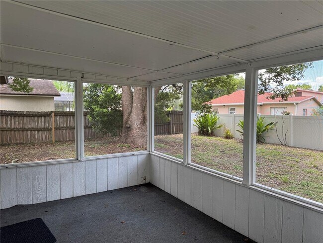 Building Photo - 4010 Woodsong Dr