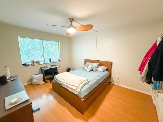 Building Photo - Tumblin Creek D-22