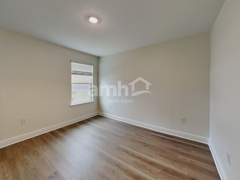 Building Photo - 5939 Sycamore Pl St