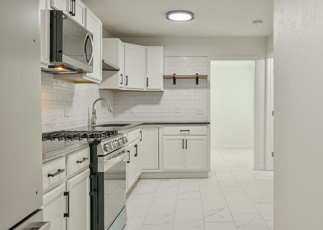 Building Photo - 1524 NW 45th St