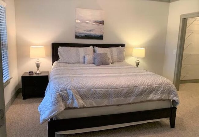 Building Photo - 50 Venue Wy