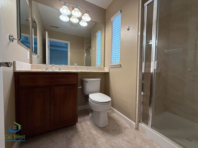 Building Photo - $3195 - Tri-level Town modern townhome in ...