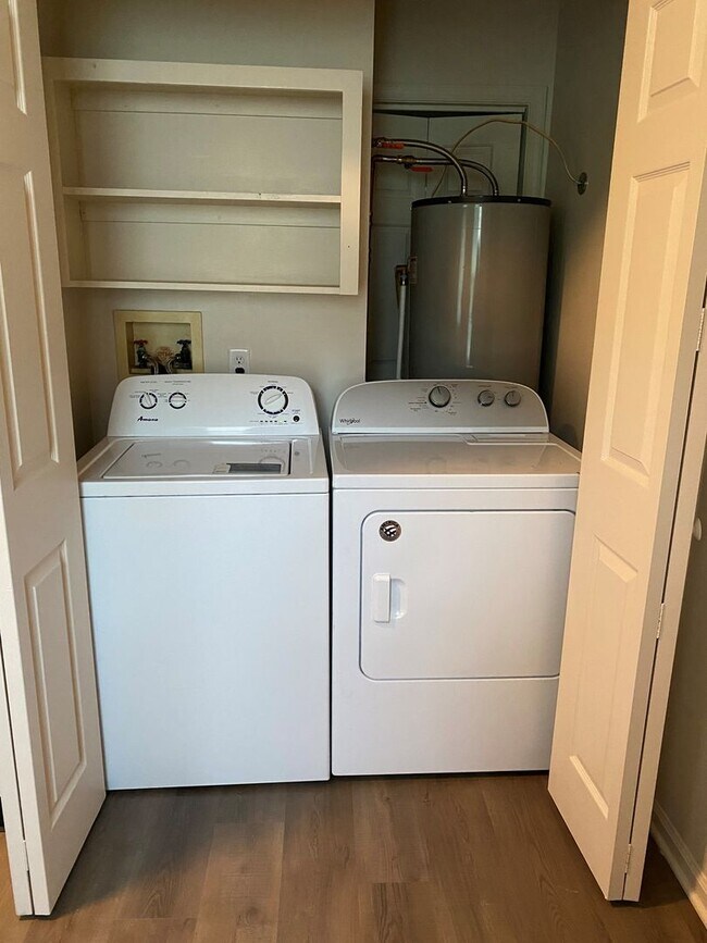 Building Photo - Nice Two Bedroom Apartment for Rent near BRCC