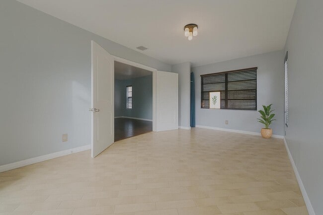 Building Photo - 6242 NW 1st St