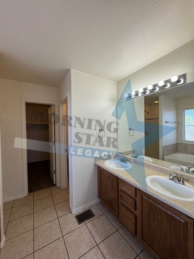 Building Photo - REDUCED! Spacious 4 Bed House in Rincon Mesa!