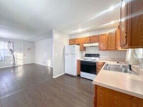 Building Photo - 1332 S Elizabeth St