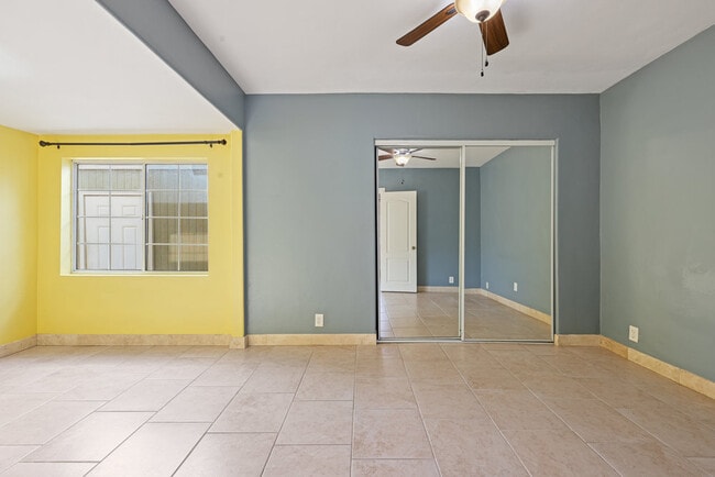 Building Photo - 3896 Harney St