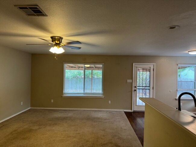 Building Photo - 450 Carriage Way