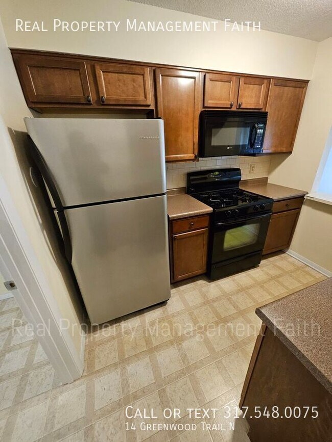 Building Photo - 14 Greenwood Trail N Dr