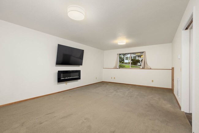 Building Photo - 14430 SE 194th St