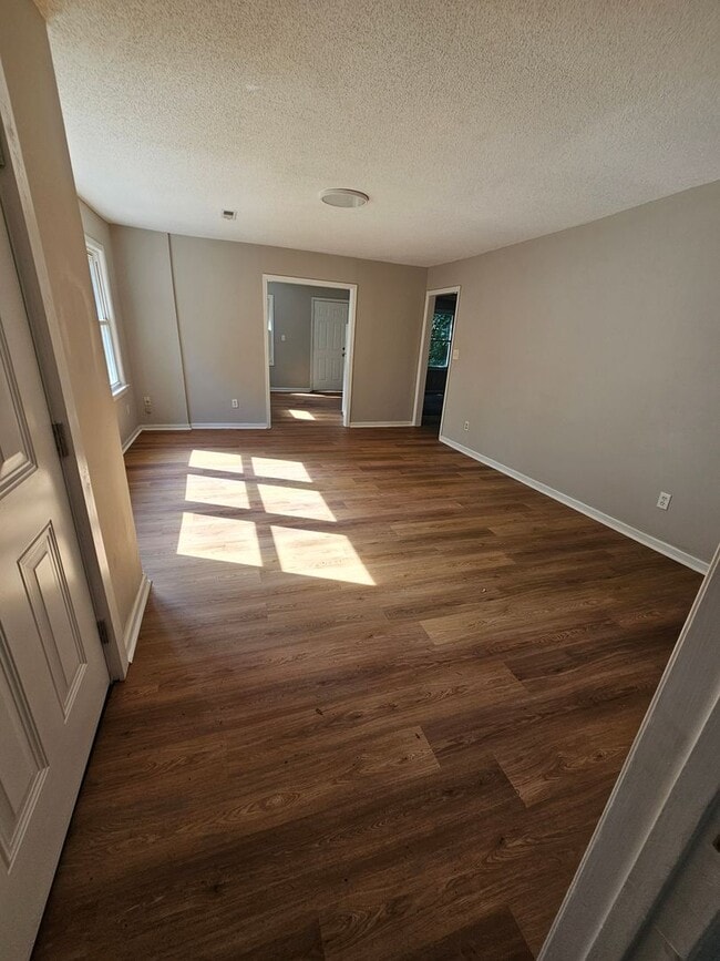 Building Photo - Move-In Ready 4BR Home in Rapidly Growing ...