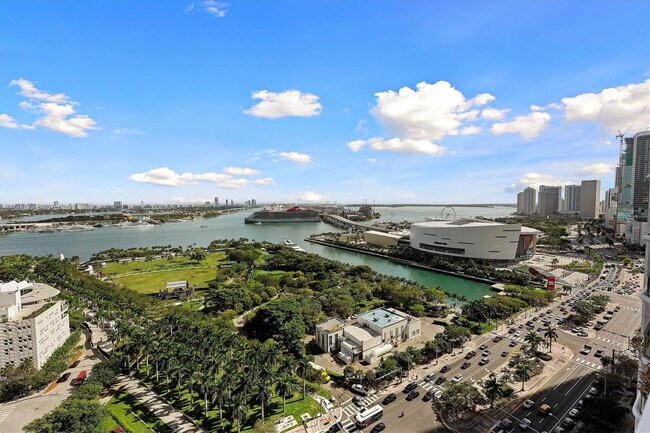 Building Photo - 1040 Biscayne Blvd