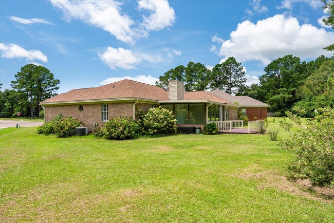 Building Photo - BEAUTIFUL QUAIL CREEK ESTATES OF FAIRHOPE