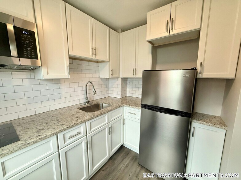 Building Photo - 300 Meridian St