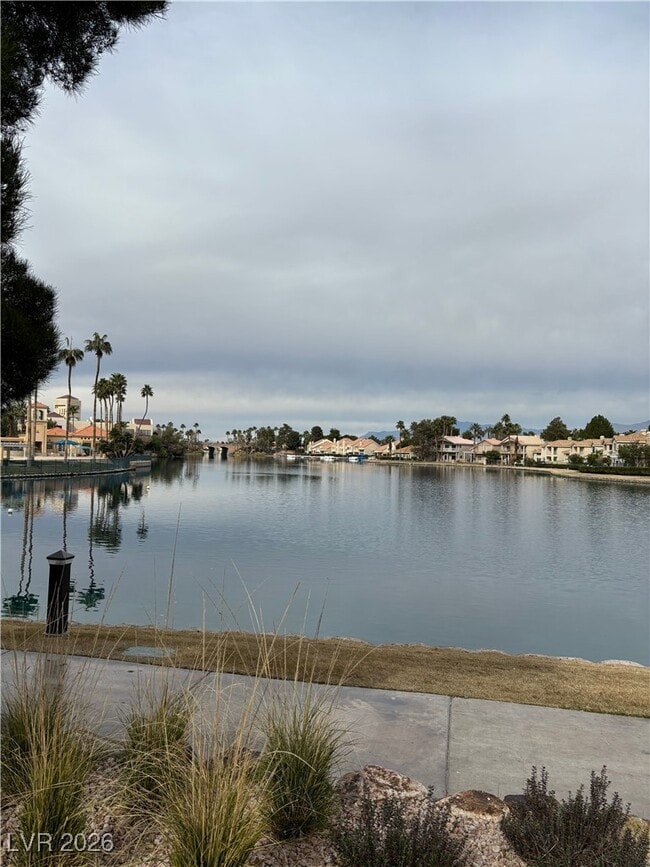 Building Photo - 2408 Moon Shore Dr