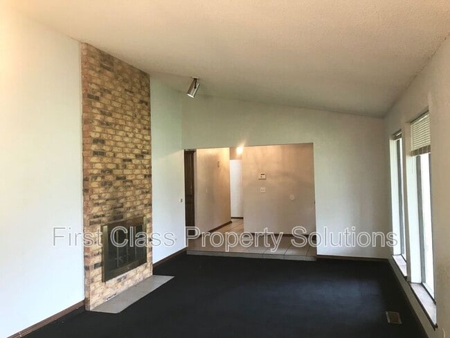 Building Photo - 5316 NW 111th Terrace