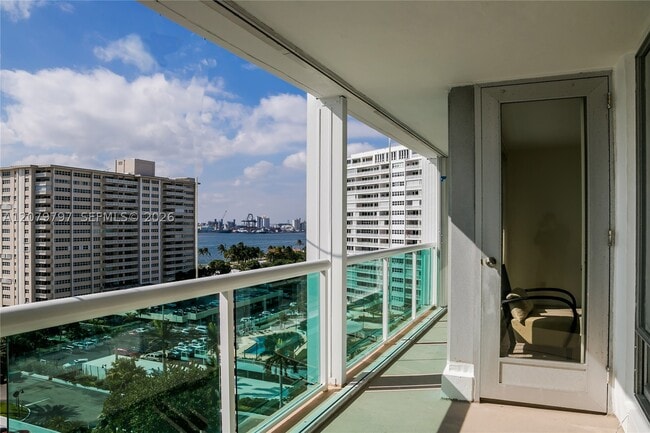 Building Photo - 2100 S Ocean Dr