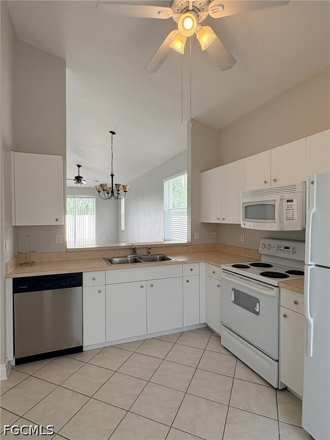 Building Photo - 3636 Pine Oak Cir