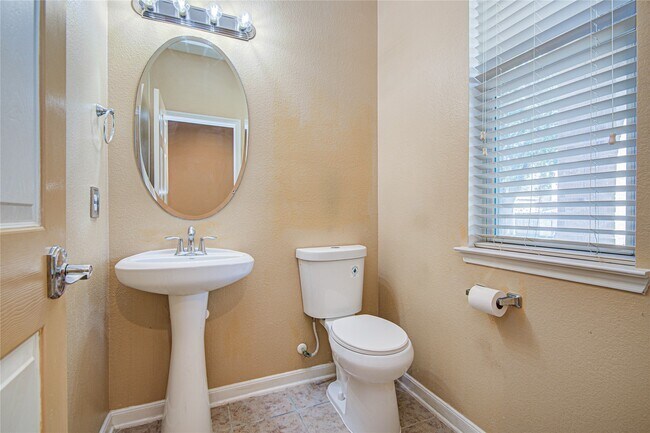 Building Photo - 4814 Mint Trails