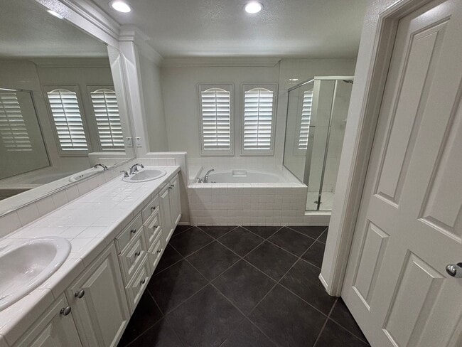 Building Photo - Charming 4-Bedroom Home with Community Ame...