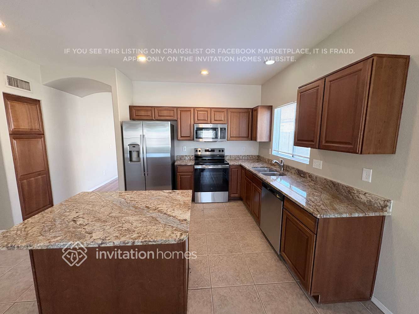 Building Photo - 2509 N Silverado