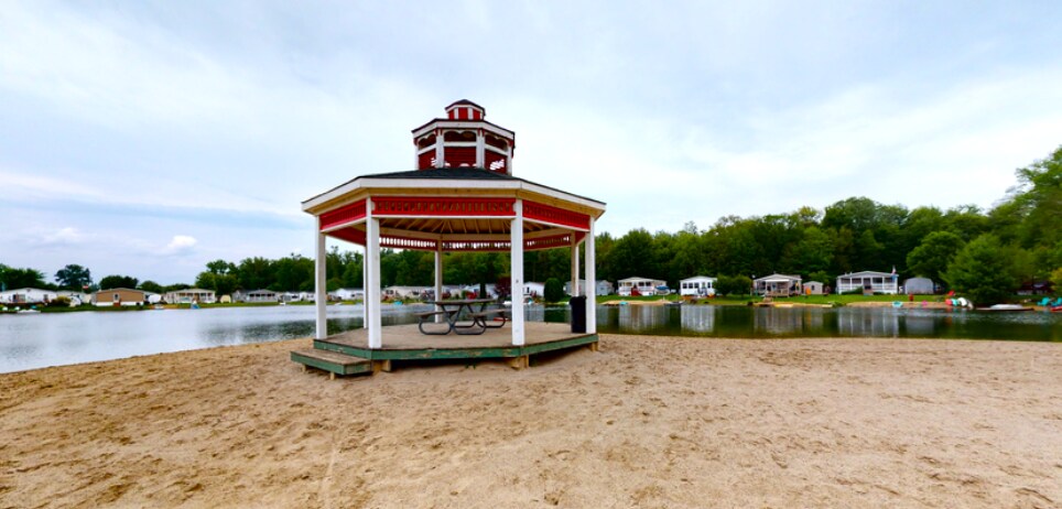 Building Photo - 725 Oak Ln