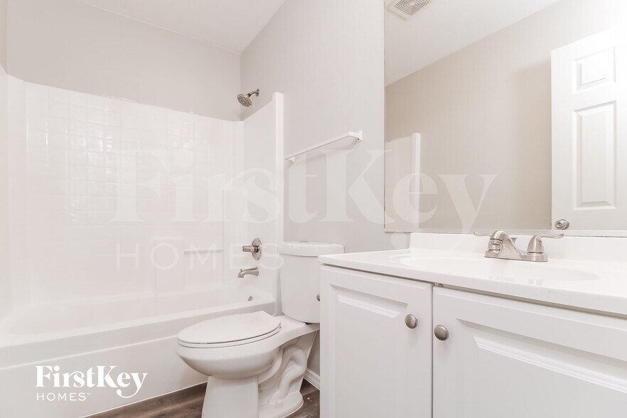 Building Photo - 12214 W Flores Dr